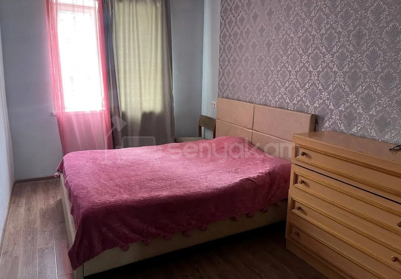 3 Սենյականոց Բնակարան Քարե Շենքում, 54քմ, 3/4 հարկ, Կապիտալ Վերանորոգված