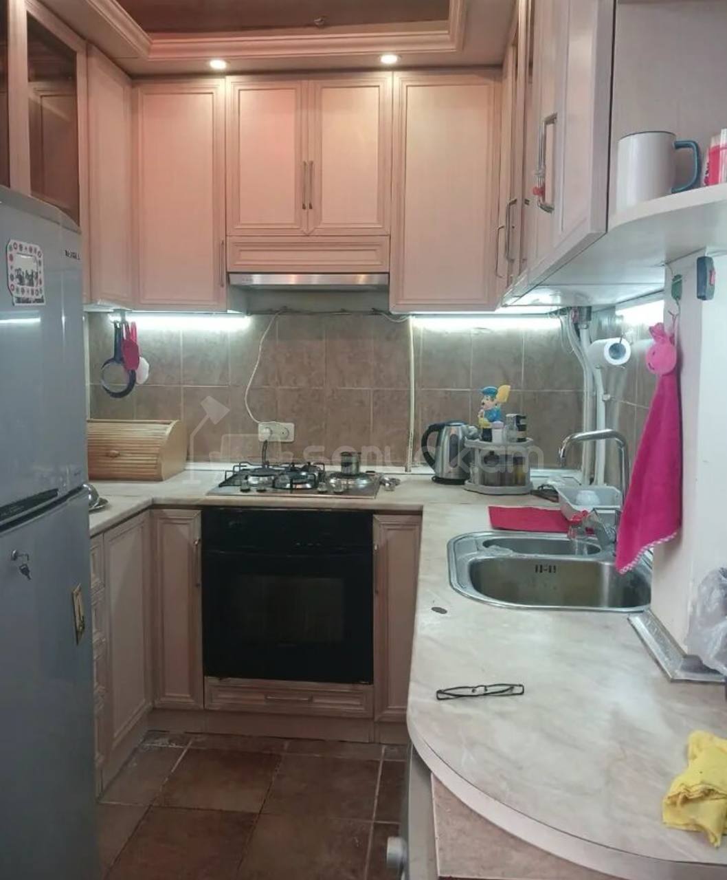 2 Սենյականոց Բնակարան Քարե Շենքում, 60քմ, 4/4 հարկ, Կապիտալ Վերանորոգված, Կահավորված