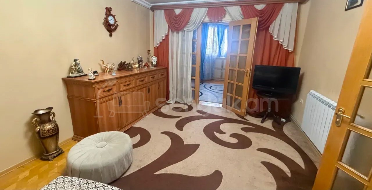 3 Սենյականոց Բնակարան, 75քմ, 4/16 հարկ, Նորմալ Վիճակում, Կահավորված