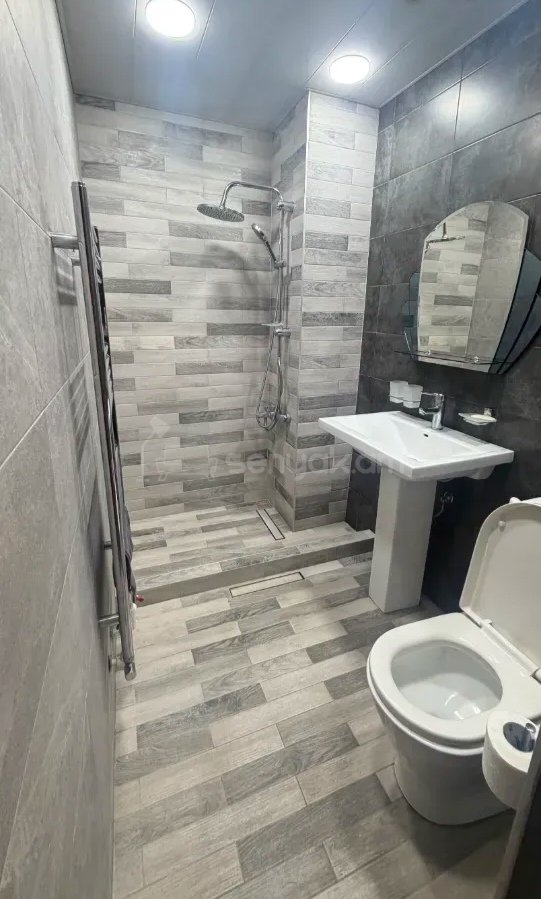 3 Սենյականոց Բնակարան, 75քմ, 4/16 հարկ, Նորմալ Վիճակում, Կահավորված