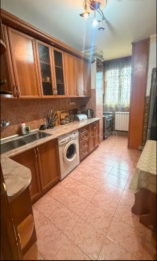 3 Սենյականոց Բնակարան, 75քմ, 4/16 հարկ, Նորմալ Վիճակում, Կահավորված