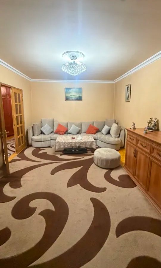 3 Սենյականոց Բնակարան, 75քմ, 4/16 հարկ, Նորմալ Վիճակում, Կահավորված