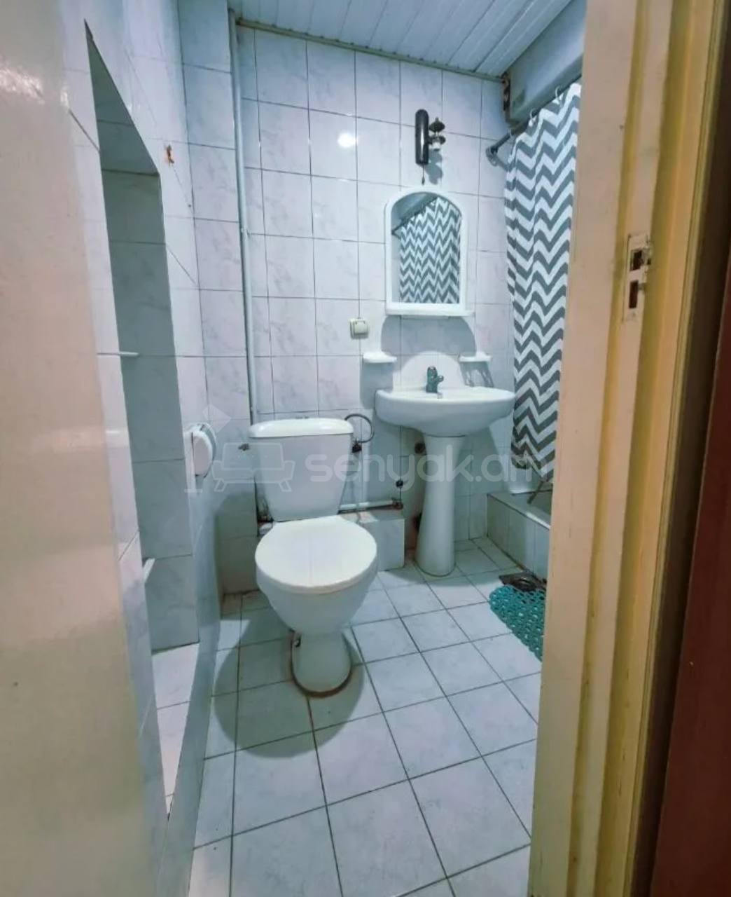 3 Սենյականոց Բնակարան Քարե Շենքում, 68քմ, 4/5 հարկ, Նորմալ Վիճակում, Կահավորված