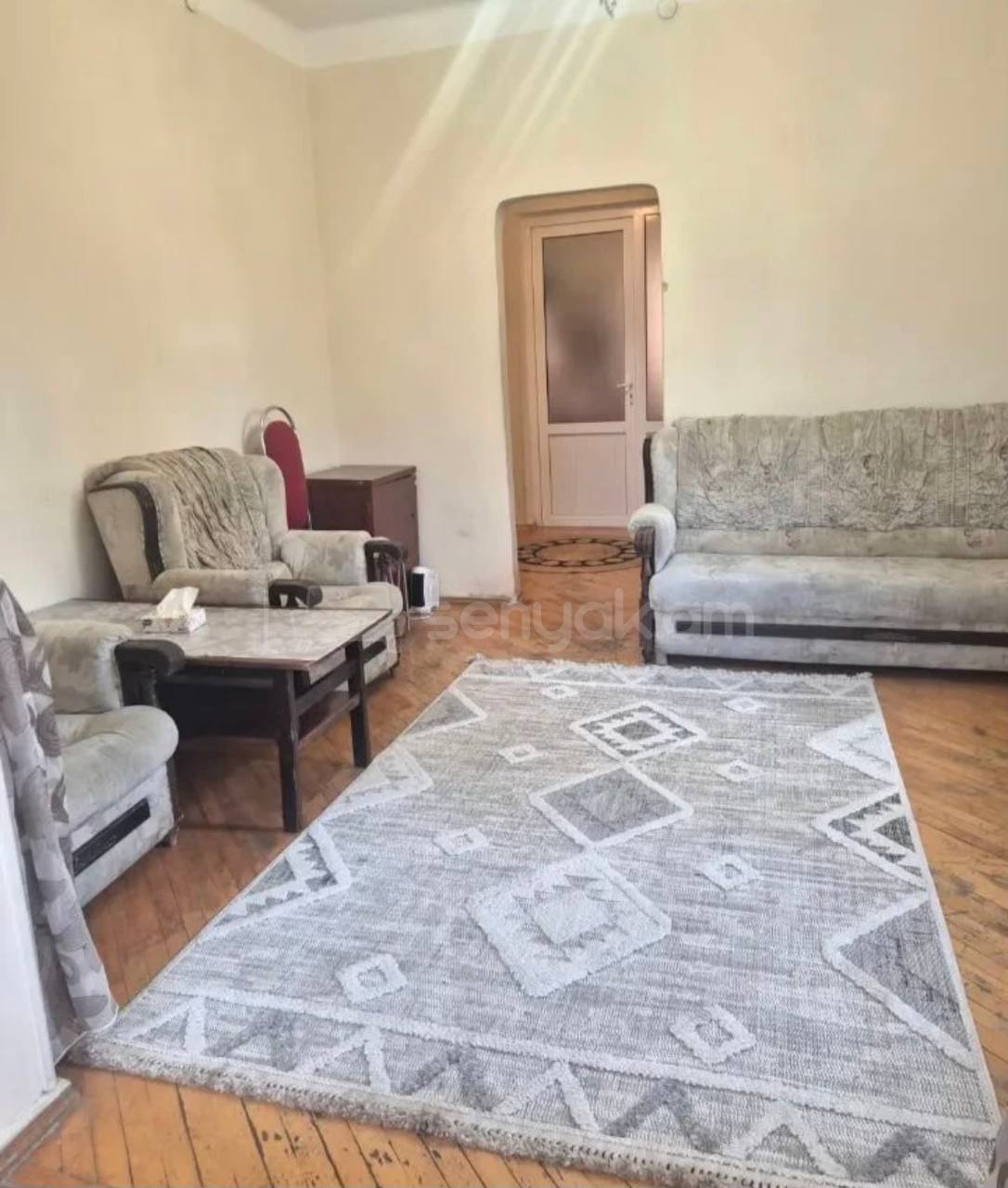 3 Սենյականոց Բնակարան Քարե Շենքում, 68քմ, 4/5 հարկ, Նորմալ Վիճակում, Կահավորված