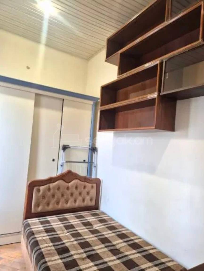 3 Սենյականոց Բնակարան Քարե Շենքում, 68քմ, 4/5 հարկ, Նորմալ Վիճակում, Կահավորված