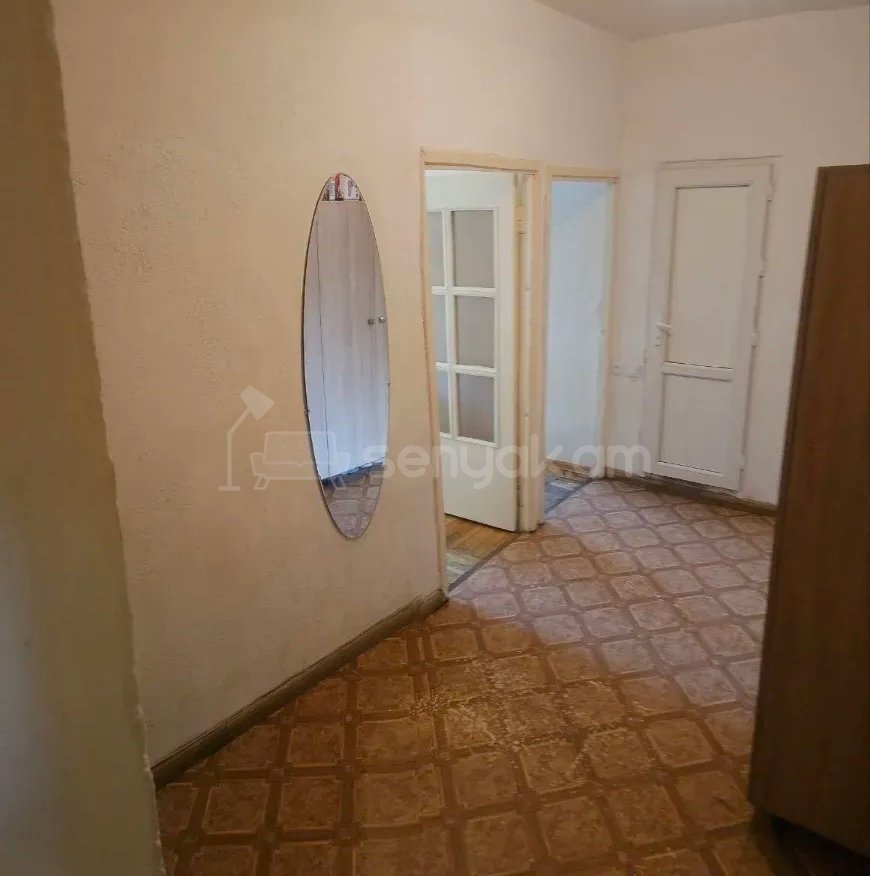 3 Սենյականոց Բնակարան, 76քմ, 3/9 հարկ, Նորմալ Վիճակում