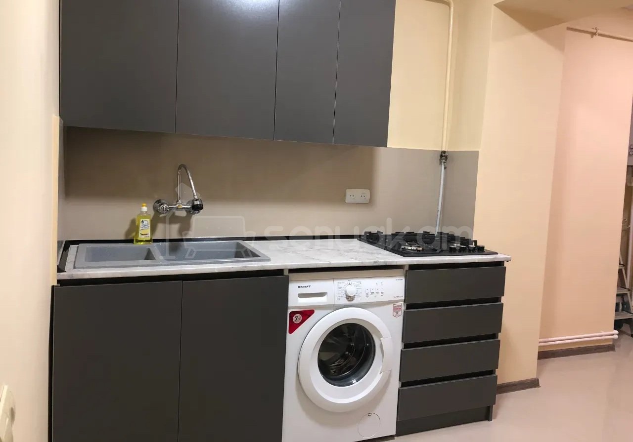 2 Սենյականոց Բնակարան Քարե Շենքում, 47քմ, 5/5 հարկ, Դիզայներական Վերանորոգված, Կահավորված