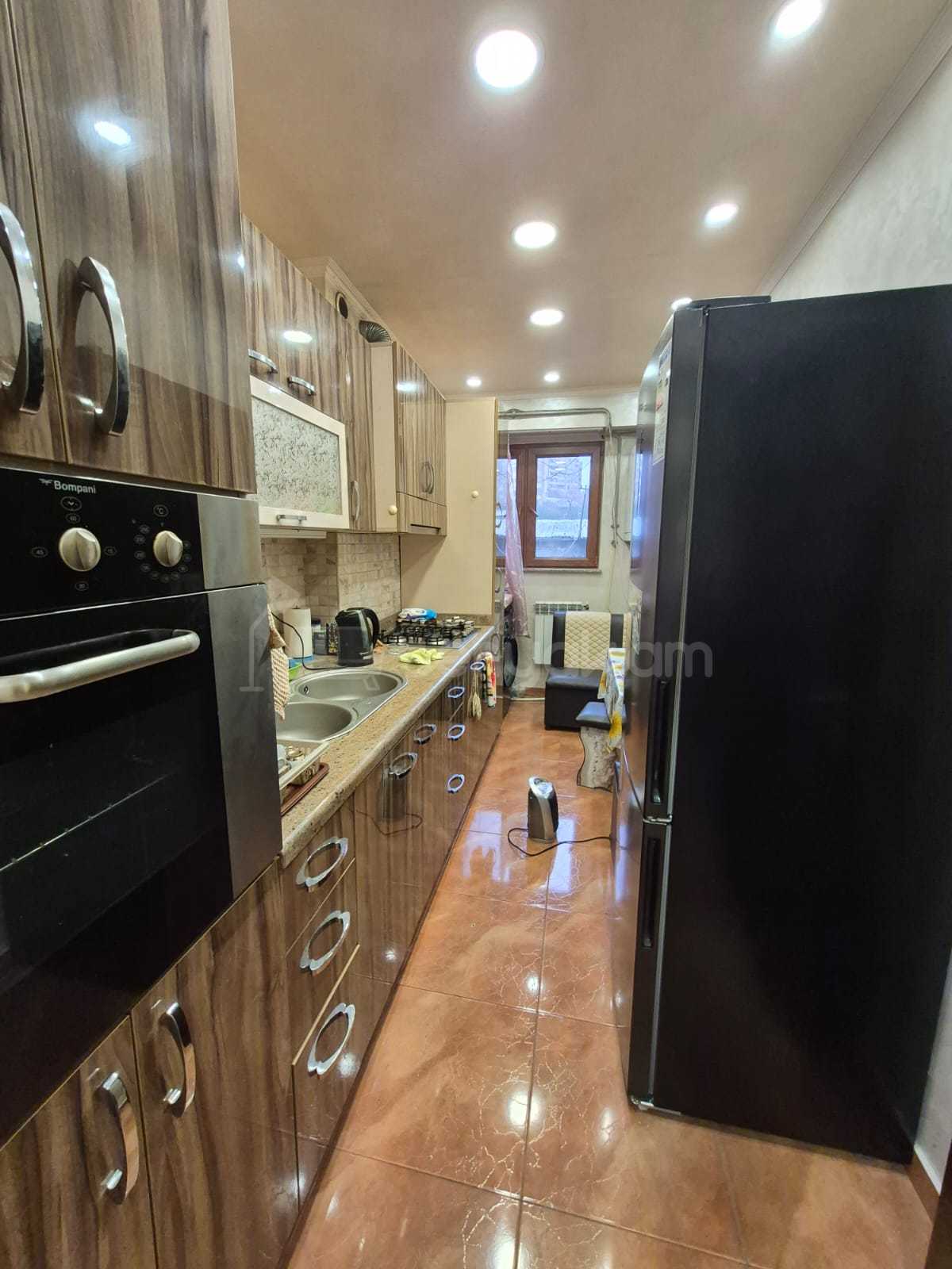 3 Սենյականոց Բնակարան, 130քմ, 1/9 հարկ, Կապիտալ Վերանորոգված