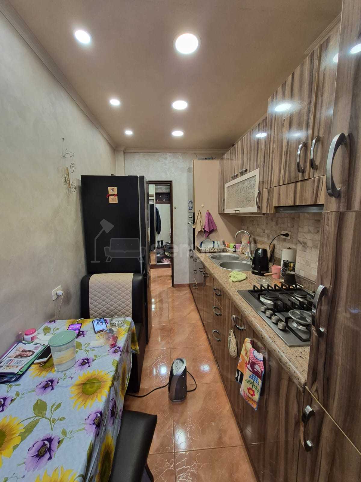 3 Սենյականոց Բնակարան, 130քմ, 1/9 հարկ, Կապիտալ Վերանորոգված