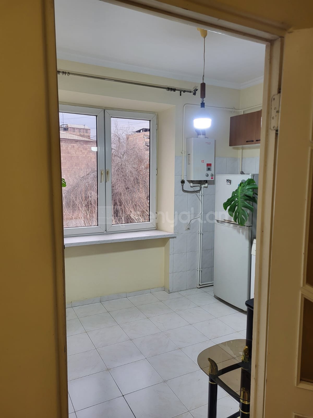 2 Սենյականոց Բնակարան Քարե Շենքում, 40քմ, 4/5 հարկ, Կապիտալ Վերանորոգված