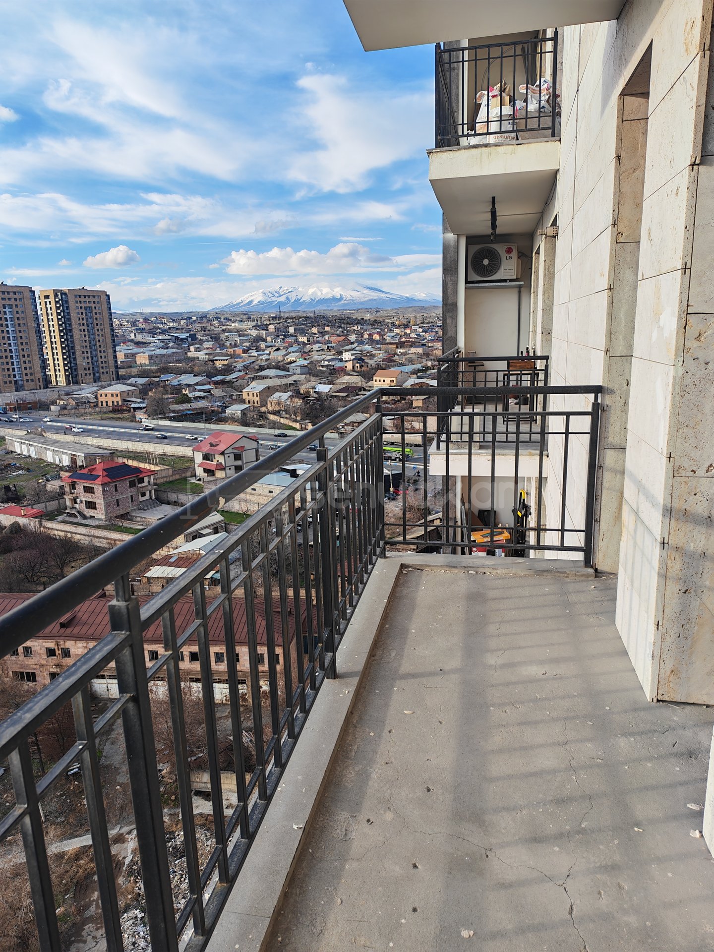 3 Սենյականոց Բնակարան Նորակառույցում, 109քմ, 13/18 հարկ, Զրոյական Վիճակում