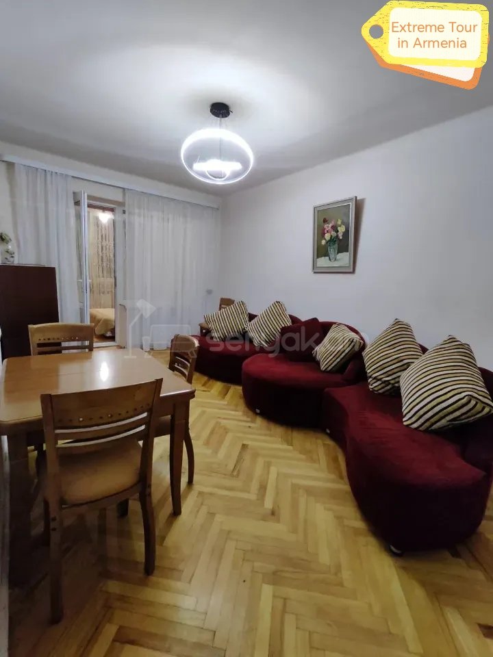 2 Սենյականոց Բնակարան Քարե Շենքում, 46քմ, 3/5 հարկ, Նորմալ Վիճակում, Կահավորված, Արևկող