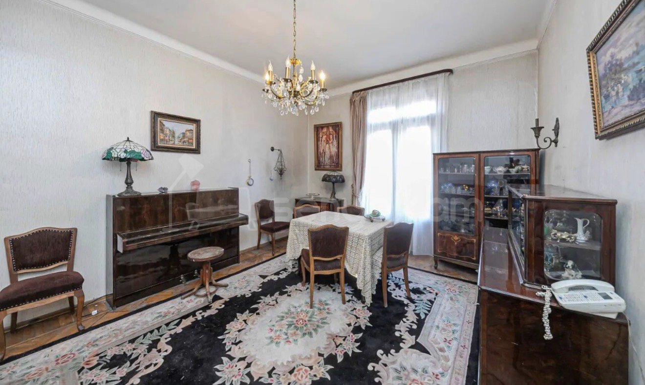 3 Սենյականոց Բնակարան Քարե Շենքում, 92քմ, 4/5 հարկ, Պետական Վիճակում