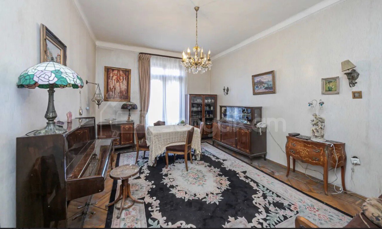 3 Սենյականոց Բնակարան Քարե Շենքում, 92քմ, 4/5 հարկ, Պետական Վիճակում