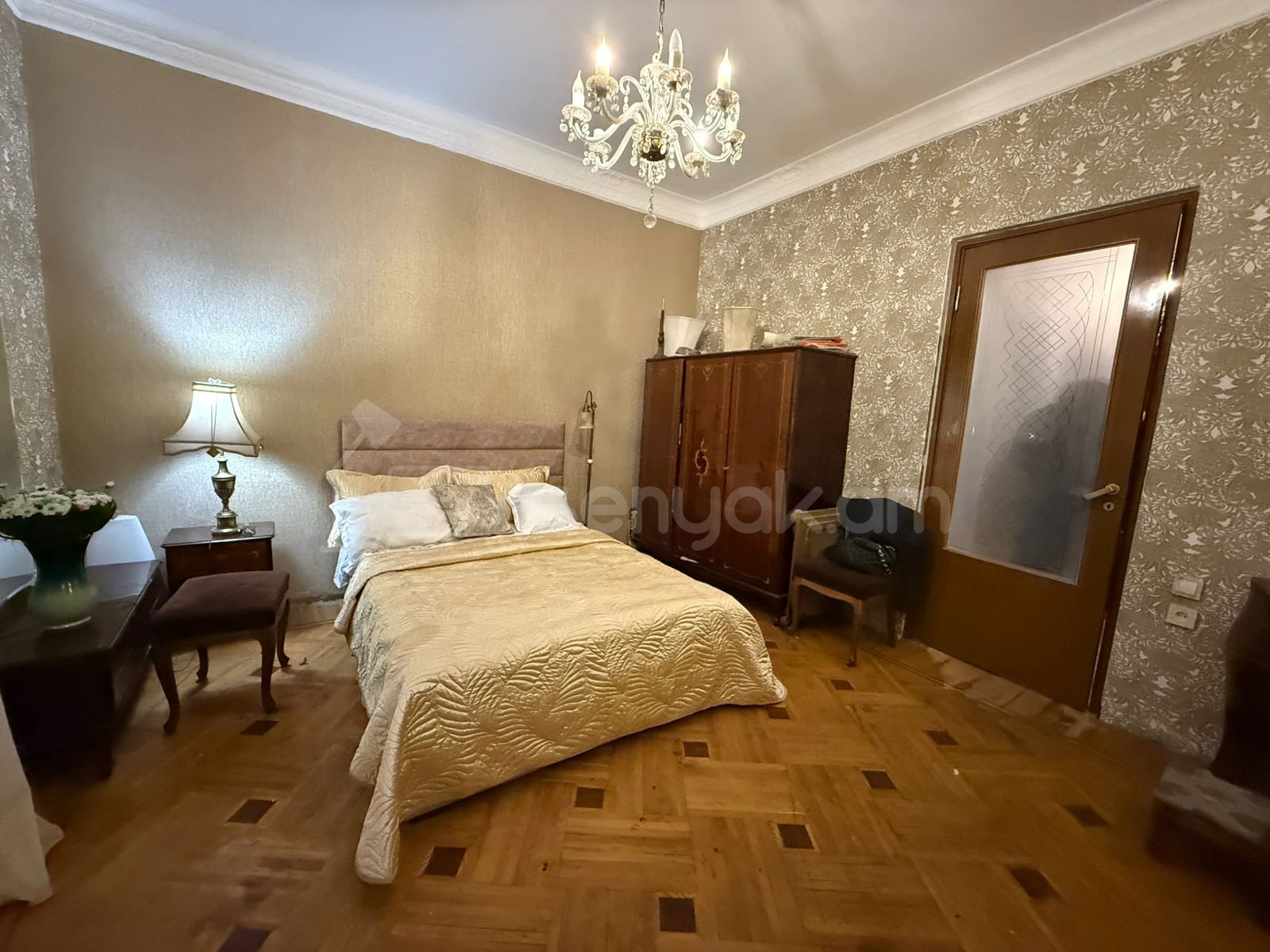 3 Սենյականոց Բնակարան Քարե Շենքում, 92քմ, 4/5 հարկ, Պետական Վիճակում