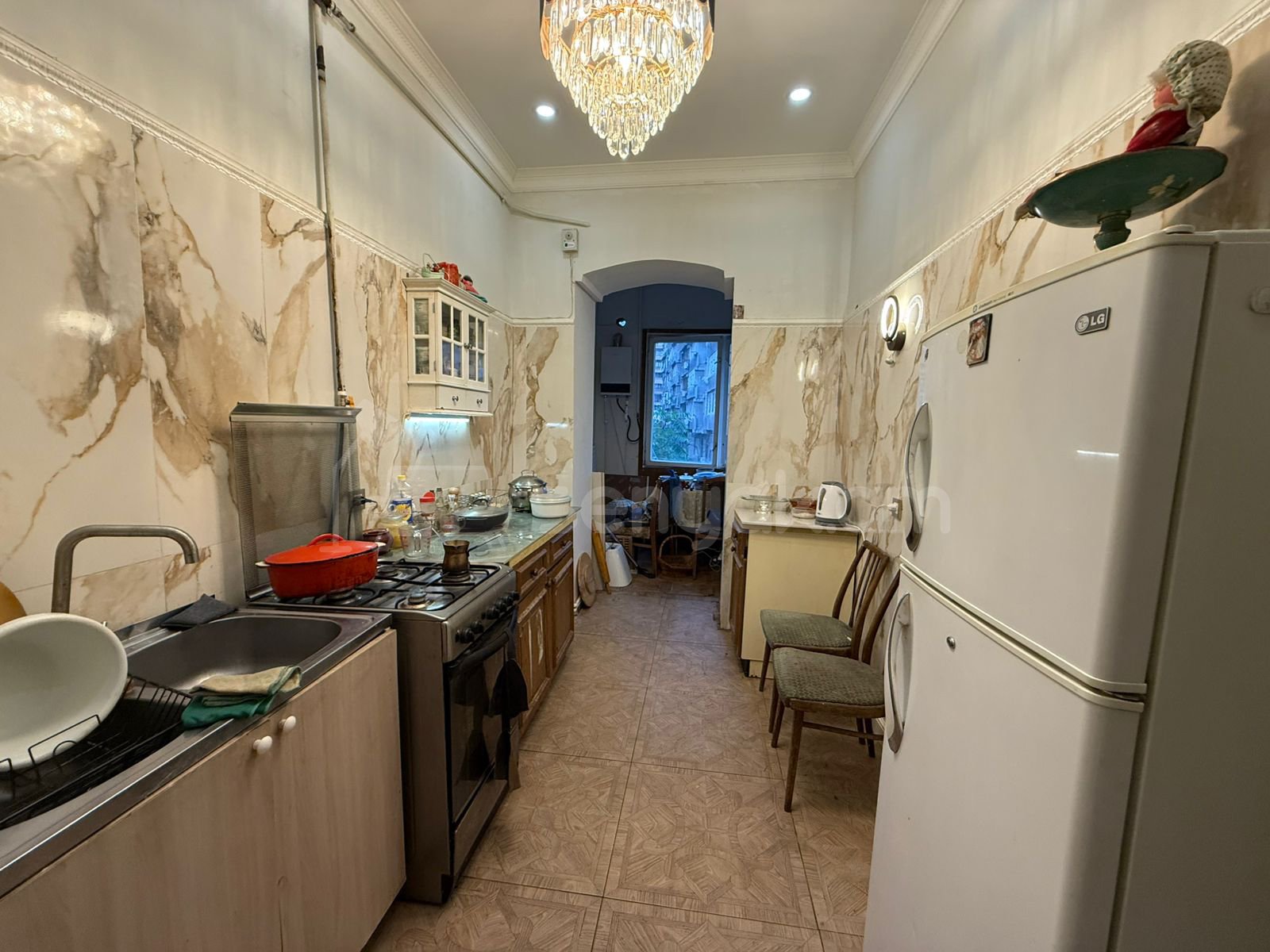 3 Սենյականոց Բնակարան Քարե Շենքում, 92քմ, 4/5 հարկ, Պետական Վիճակում