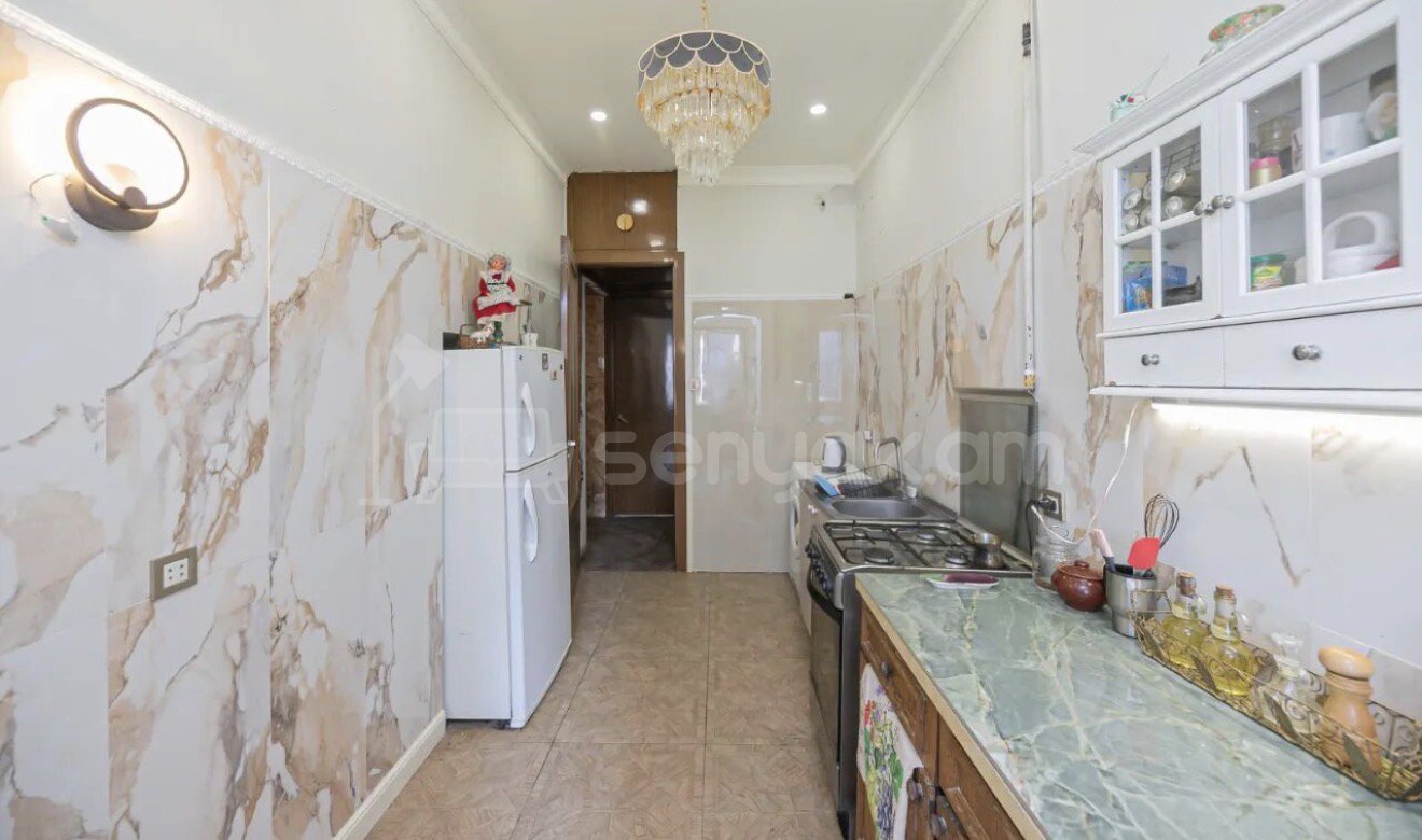 3 Սենյականոց Բնակարան Քարե Շենքում, 92քմ, 4/5 հարկ, Պետական Վիճակում