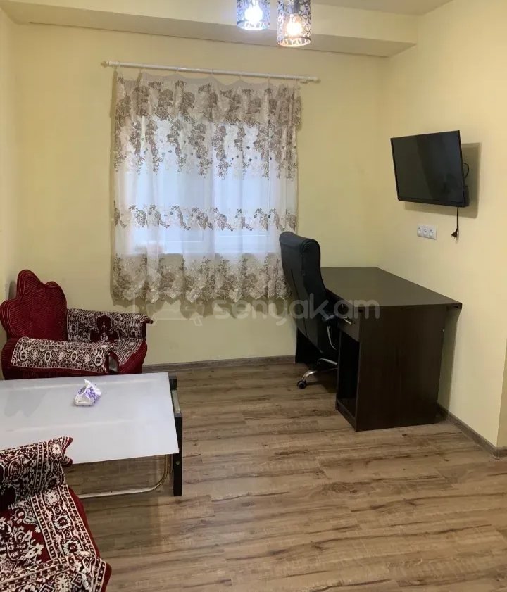 1 Սենյականոց Բնակարան Քարե Շենքում, 39քմ, 2/4 հարկ, Կոսմետիկ Վերանորոգված, Կահավորված, Արևկող