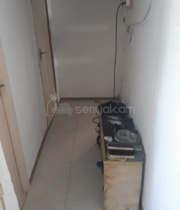 1 Սենյականոց Բնակարան Քարե Շենքում, 39քմ, 2/4 հարկ, Կոսմետիկ Վերանորոգված, Կահավորված, Արևկող