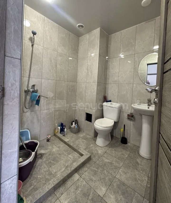 2 Սենյականոց Բնակարան Քարե Շենքում, 58քմ, 3/5 հարկ, Կապիտալ Վերանորոգված, Կահավորված