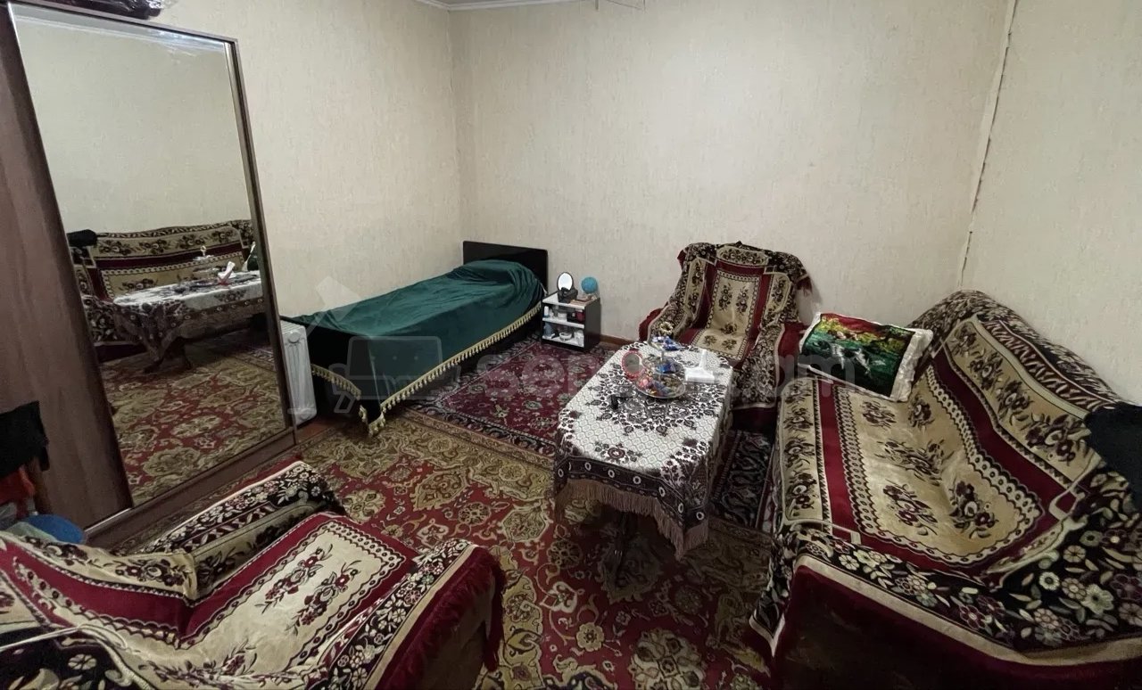 2 Սենյականոց Բնակարան Քարե Շենքում, 40քմ, 1/1 հարկ, Նորմալ Վիճակում, Կահավորված