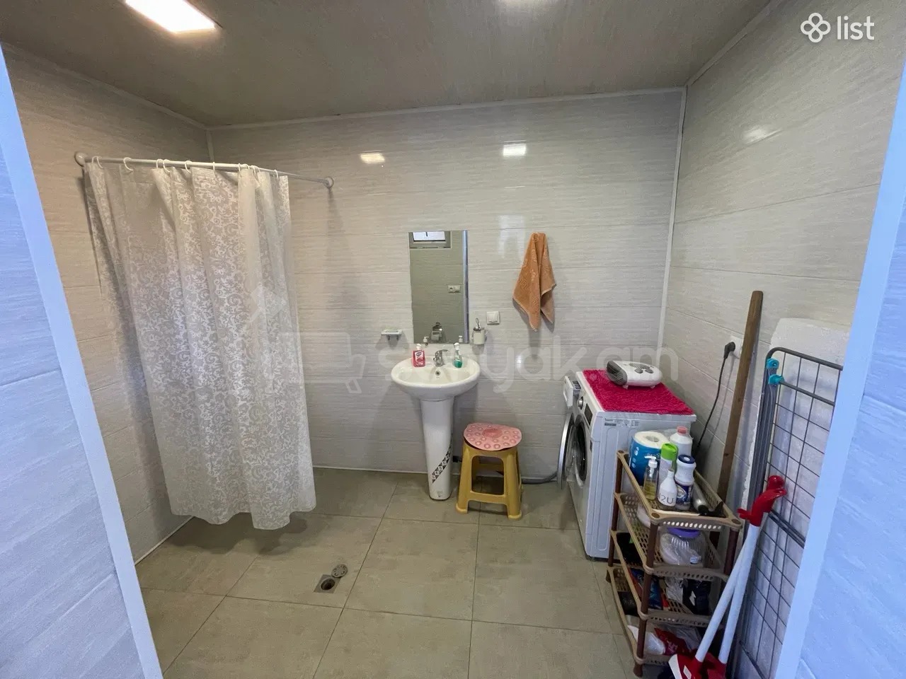 2 Սենյականոց Բնակարան Քարե Շենքում, 40քմ, 1/1 հարկ, Նորմալ Վիճակում, Կահավորված