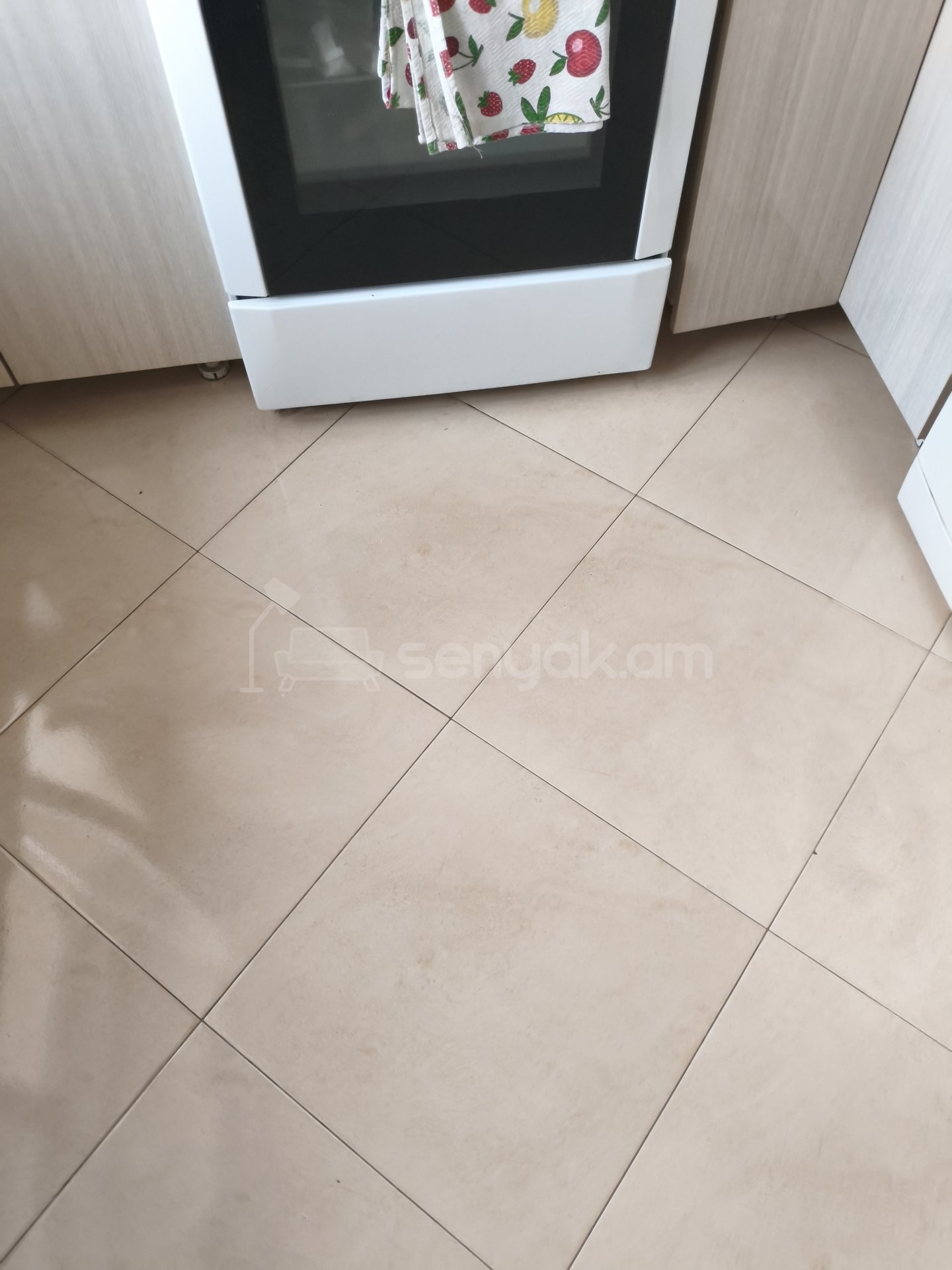 1 Սենյականոց Բնակարան Քարե Շենքում, 40քմ, 2/4 հարկ, Կապիտալ Վերանորոգված, Կահավորված