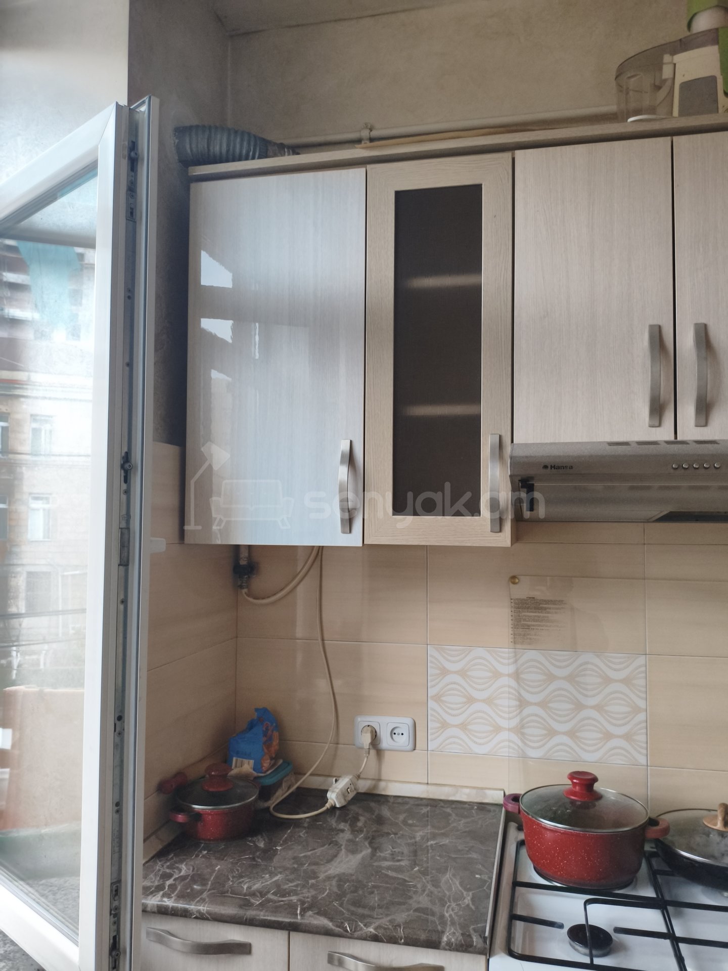 1 Սենյականոց Բնակարան Քարե Շենքում, 40քմ, 2/4 հարկ, Կապիտալ Վերանորոգված, Կահավորված