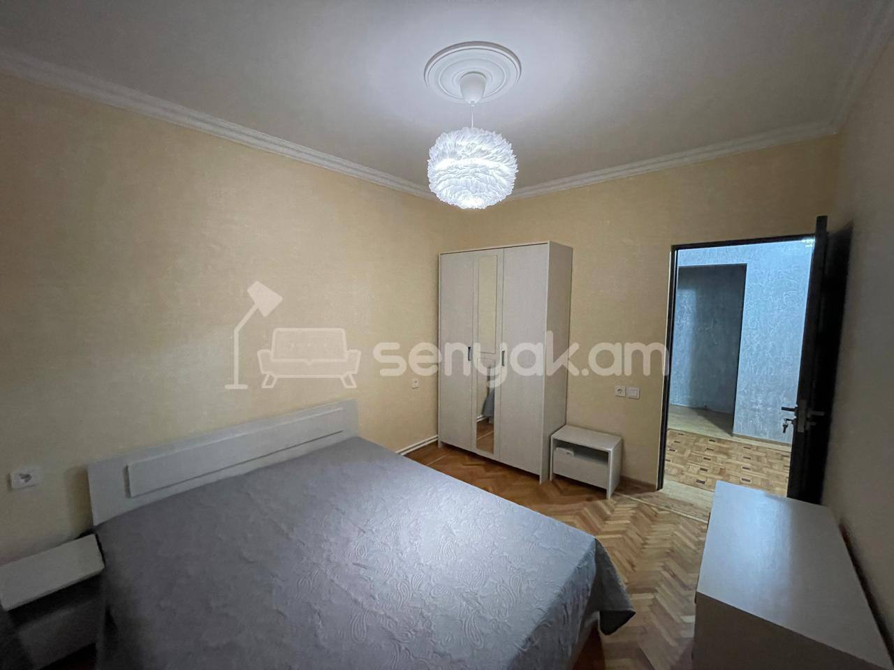 3 Սենյականոց Բնակարան Քարե Շենքում, 108քմ, 2/5 հարկ, Կապիտալ Վերանորոգված