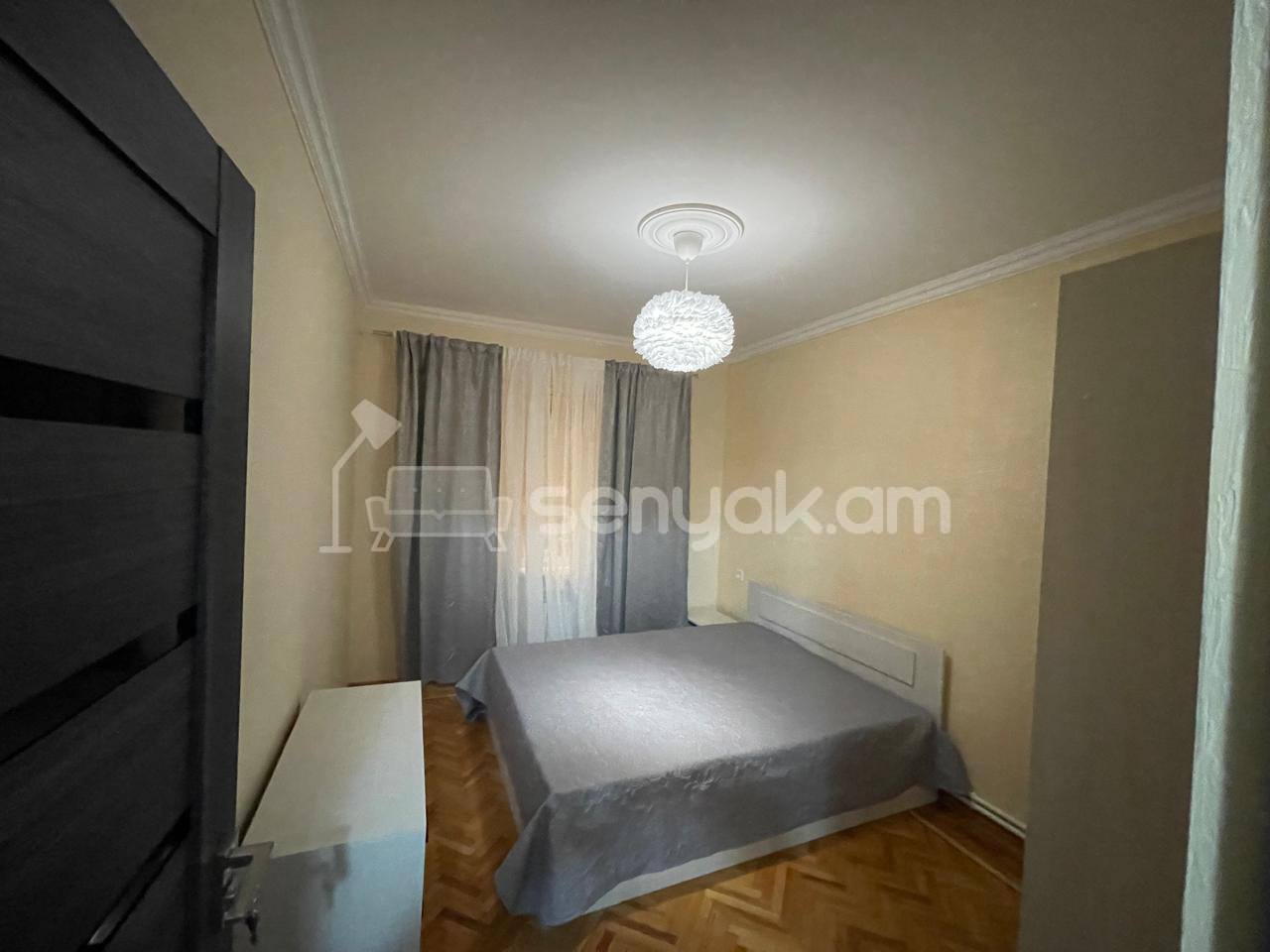 3 Սենյականոց Բնակարան Քարե Շենքում, 108քմ, 2/5 հարկ, Կապիտալ Վերանորոգված