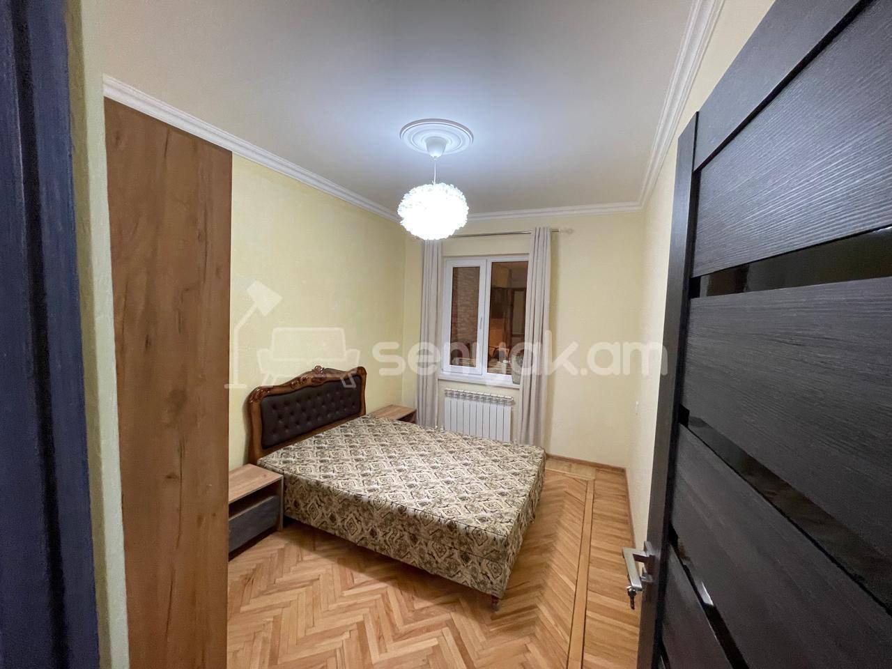 3 Սենյականոց Բնակարան Քարե Շենքում, 108քմ, 2/5 հարկ, Կապիտալ Վերանորոգված