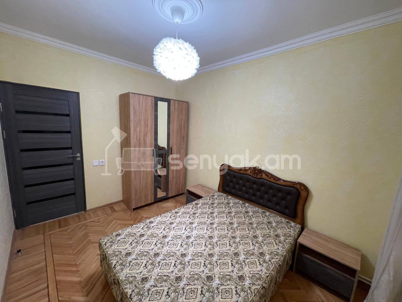 3 Սենյականոց Բնակարան Քարե Շենքում, 108քմ, 2/5 հարկ, Կապիտալ Վերանորոգված