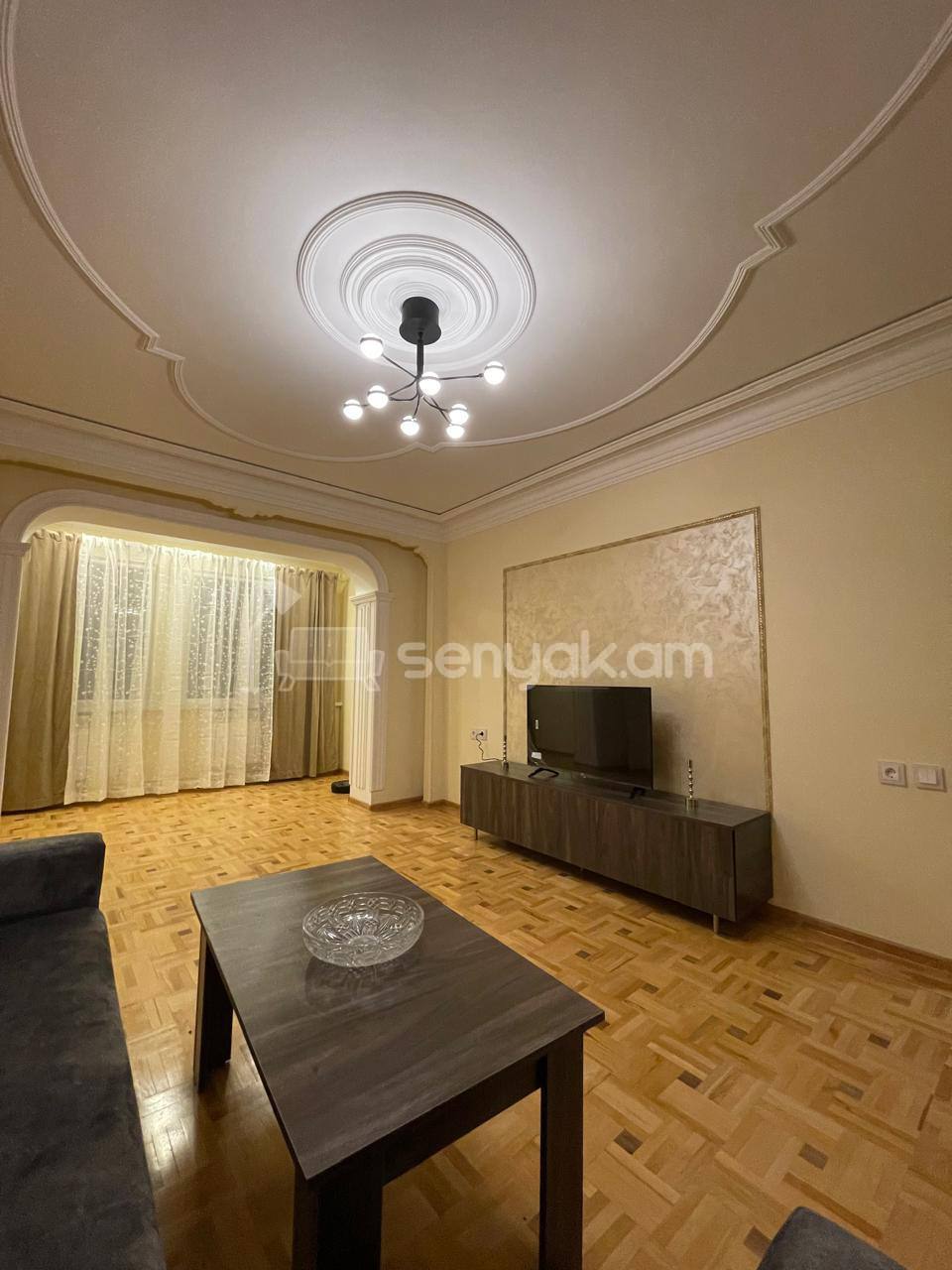 3 Սենյականոց Բնակարան Քարե Շենքում, 108քմ, 2/5 հարկ, Կապիտալ Վերանորոգված