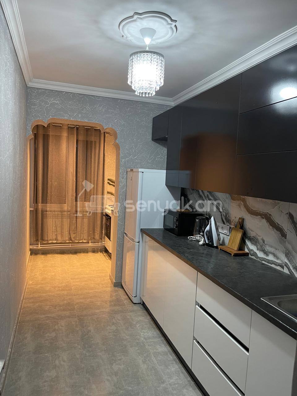 3 Սենյականոց Բնակարան Քարե Շենքում, 108քմ, 2/5 հարկ, Կապիտալ Վերանորոգված