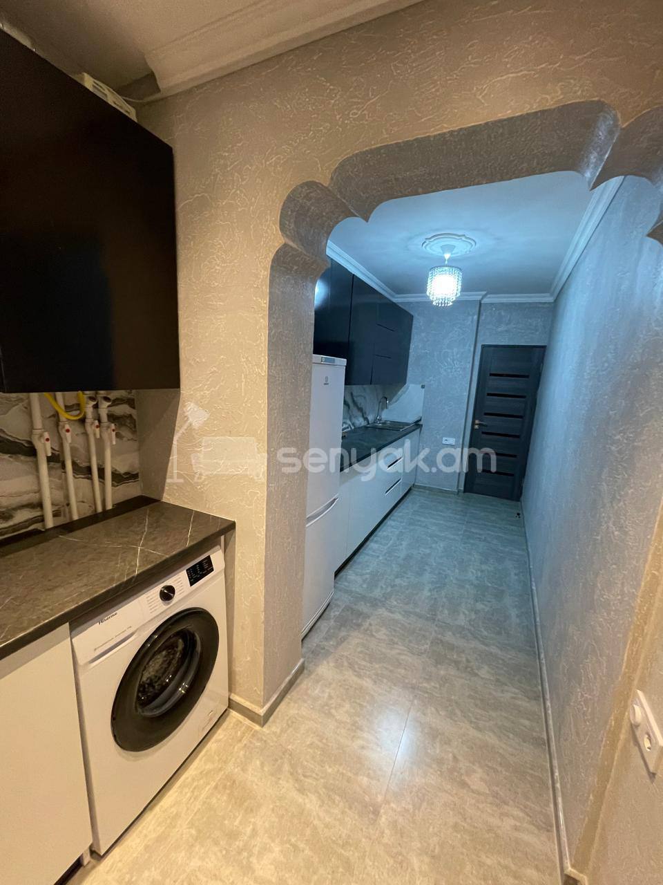 3 Սենյականոց Բնակարան Քարե Շենքում, 108քմ, 2/5 հարկ, Կապիտալ Վերանորոգված