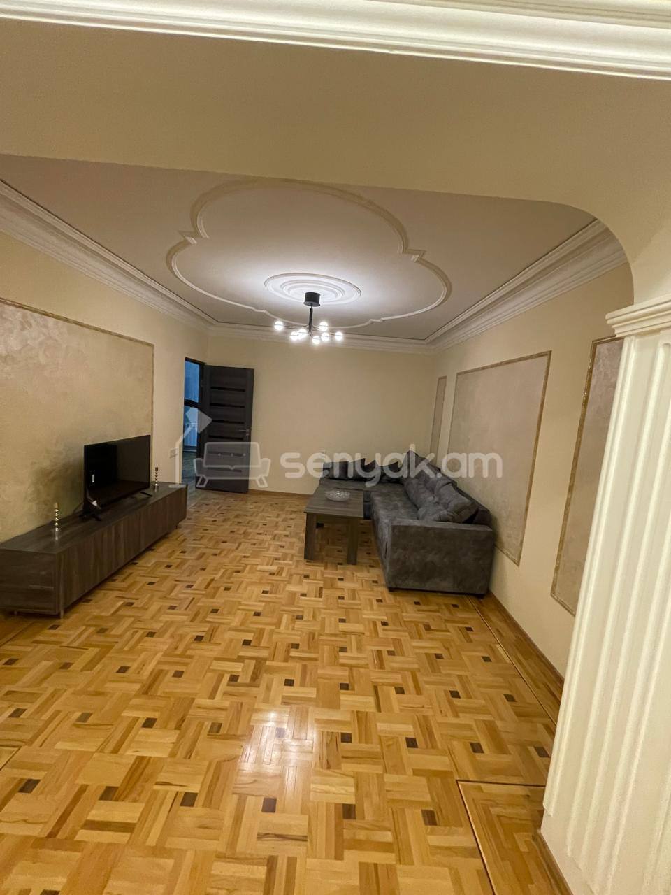 3 Սենյականոց Բնակարան Քարե Շենքում, 108քմ, 2/5 հարկ, Կապիտալ Վերանորոգված