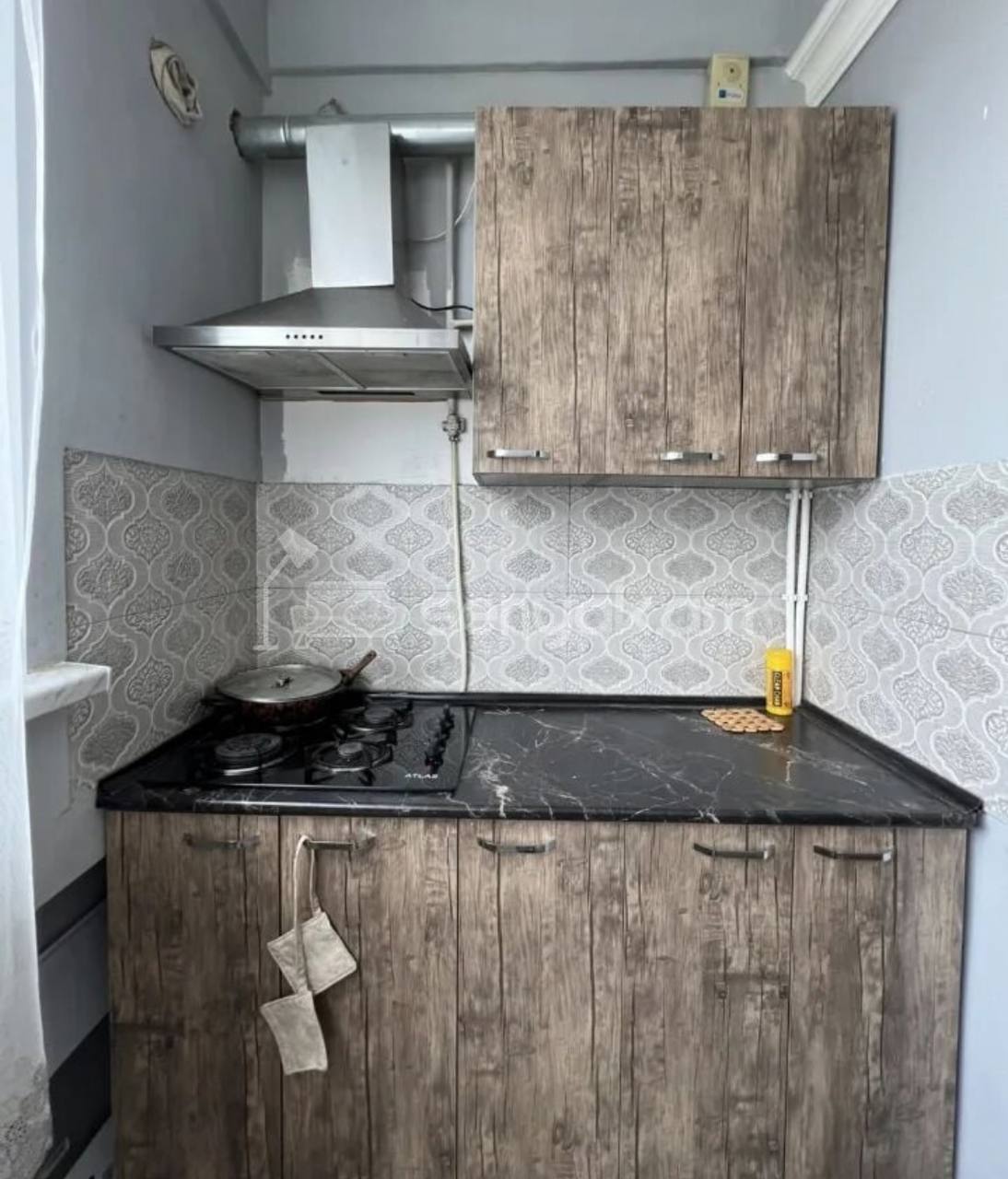 3 Սենյականոց Բնակարան Քարե Շենքում, 104քմ, 5/5 հարկ, Նորմալ Վիճակում