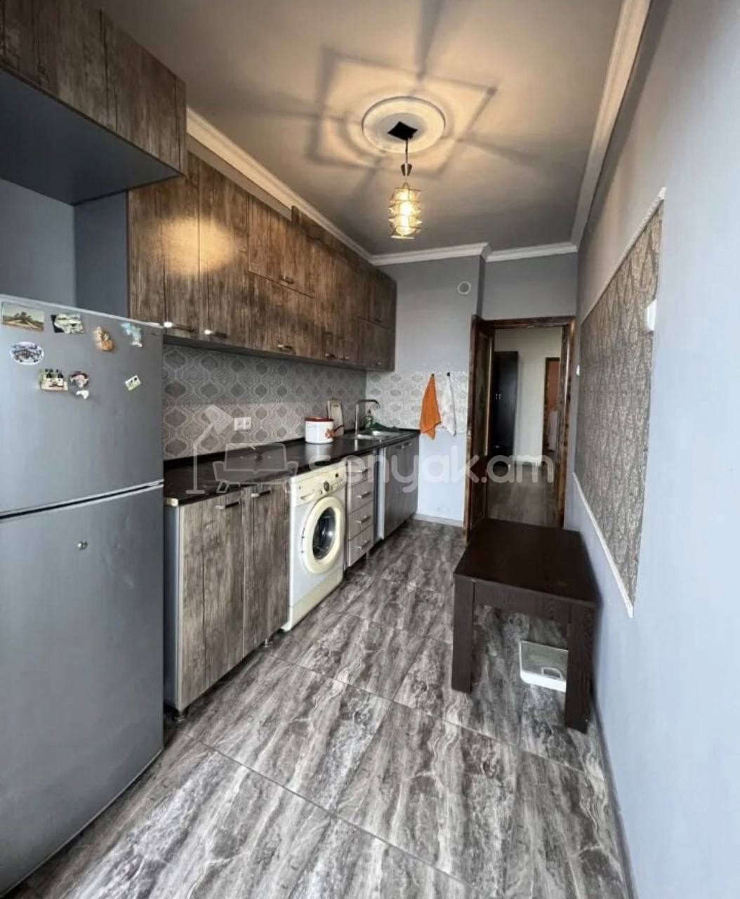 3 Սենյականոց Բնակարան Քարե Շենքում, 104քմ, 5/5 հարկ, Նորմալ Վիճակում