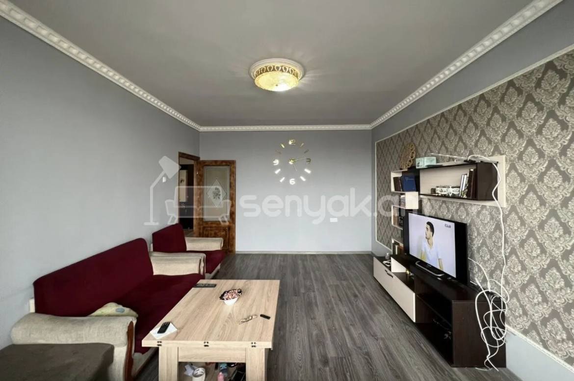 3 Սենյականոց Բնակարան Քարե Շենքում, 104քմ, 5/5 հարկ, Նորմալ Վիճակում