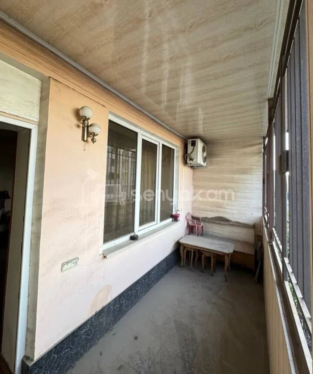 4 Սենյականոց Բնակարան Քարե Շենքում, 103քմ, 3/3 հարկ, Կապիտալ Վերանորոգված