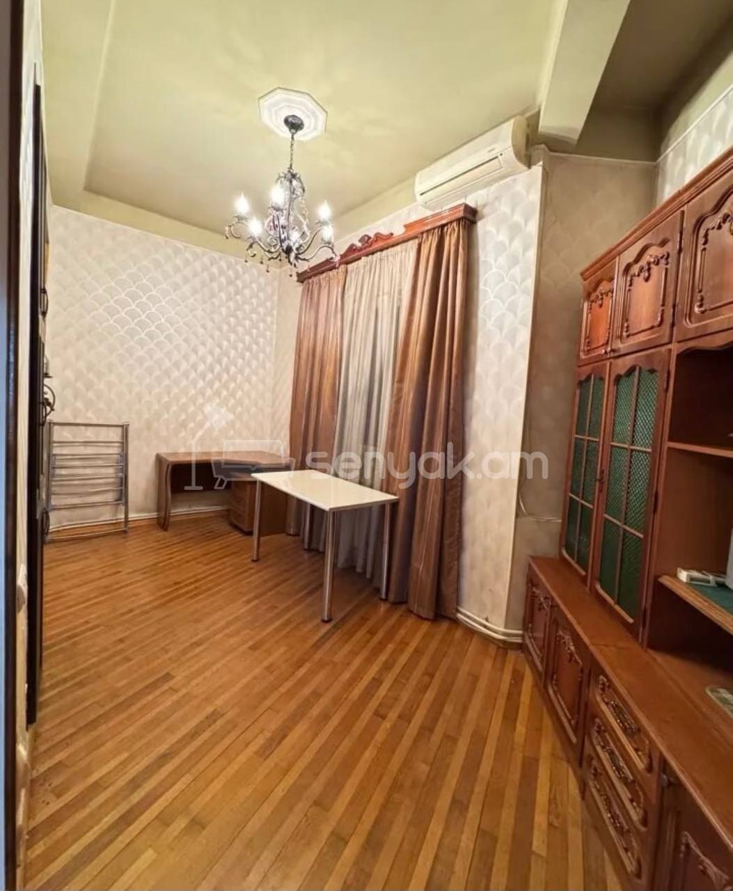 4 Սենյականոց Բնակարան Քարե Շենքում, 103քմ, 3/3 հարկ, Կապիտալ Վերանորոգված