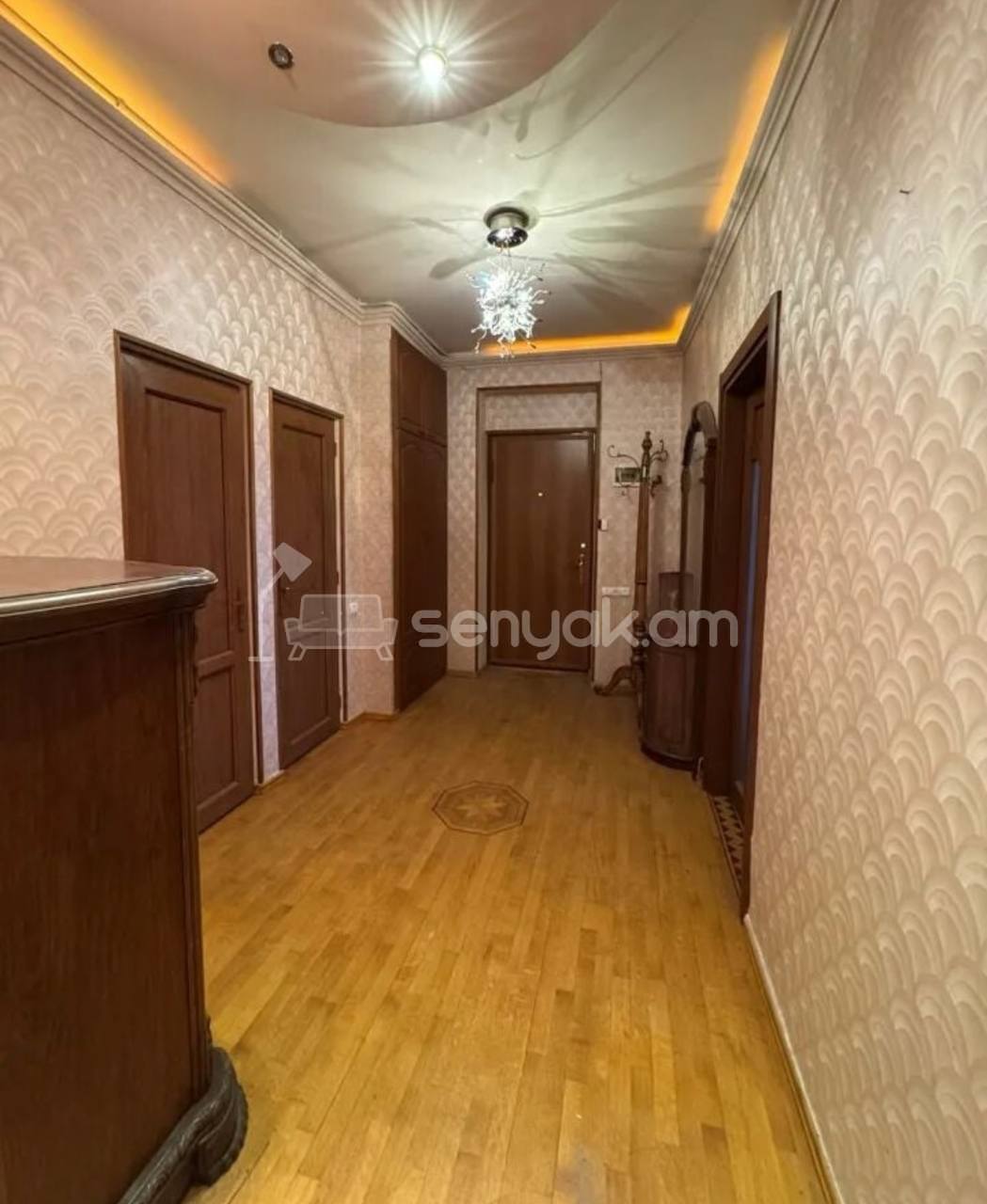 4 Սենյականոց Բնակարան Քարե Շենքում, 103քմ, 3/3 հարկ, Կապիտալ Վերանորոգված