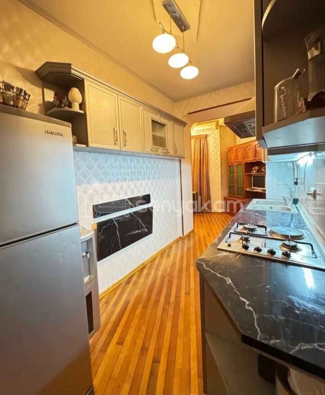 4 Սենյականոց Բնակարան Քարե Շենքում, 103քմ, 3/3 հարկ, Կապիտալ Վերանորոգված