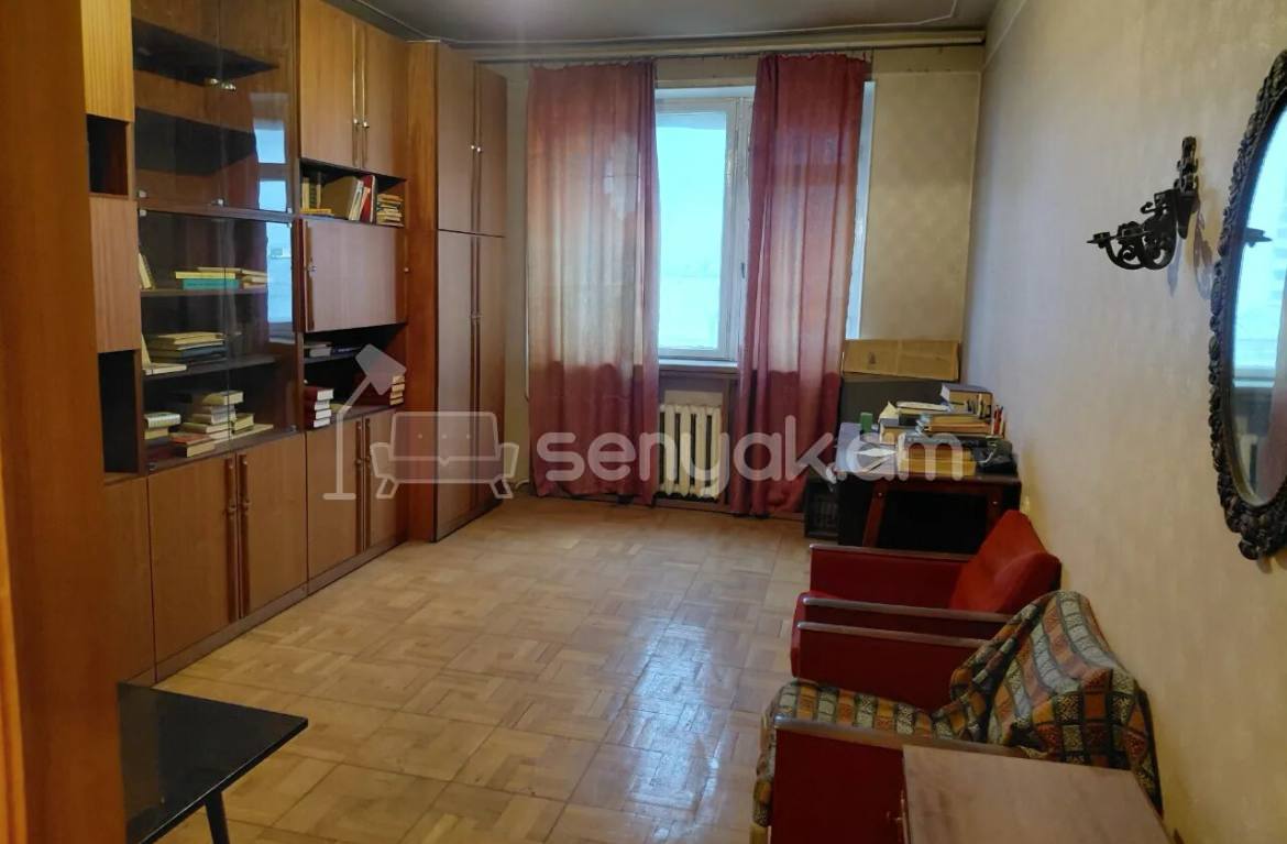 3 Սենյականոց Բնակարան Քարե Շենքում, 95քմ, 5/5 հարկ, Նորմալ Վիճակում