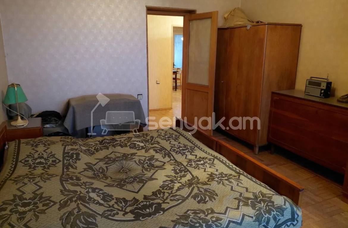 3 Սենյականոց Բնակարան Քարե Շենքում, 95քմ, 5/5 հարկ, Նորմալ Վիճակում