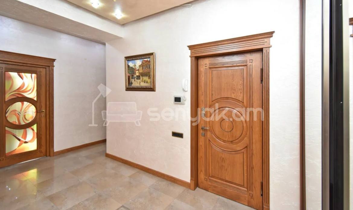 4 Սենյականոց Բնակարան, 196քմ, 6/16 հարկ, Կապիտալ Վերանորոգված