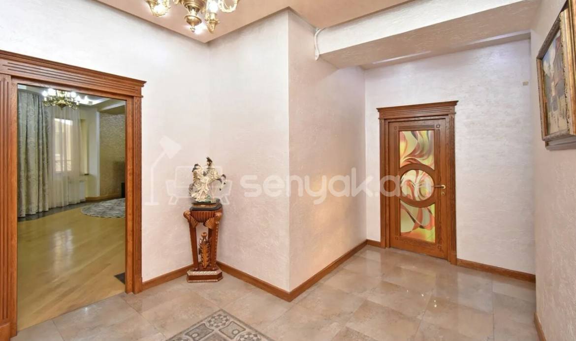 4 Սենյականոց Բնակարան, 196քմ, 6/16 հարկ, Կապիտալ Վերանորոգված