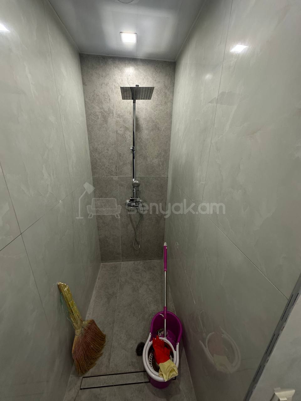 3 Սենյականոց Բնակարան Քարե Շենքում, 70քմ, 3/5 հարկ, Կապիտալ Վերանորոգված, Մասամբ Կահավորված, Արևկող