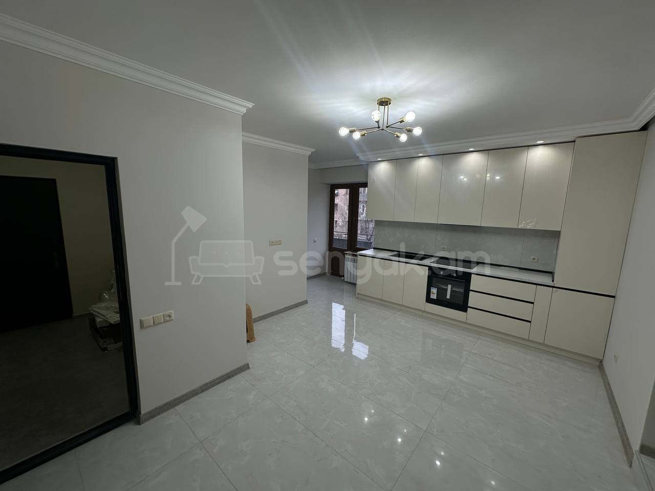 3 Սենյականոց Բնակարան Քարե Շենքում, 70քմ, 3/5 հարկ, Կապիտալ Վերանորոգված, Մասամբ Կահավորված, Արևկող