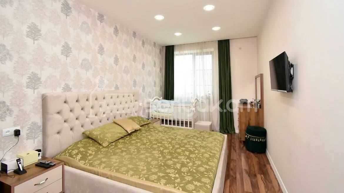 3 Սենյականոց Բնակարան Քարե Շենքում, 88քմ, 4/5 հարկ, Կապիտալ Վերանորոգված